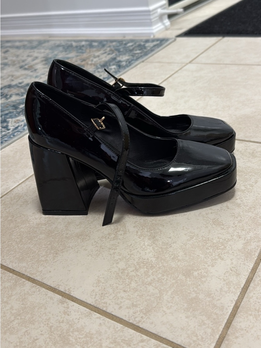 Mary Jane heels size 7 US